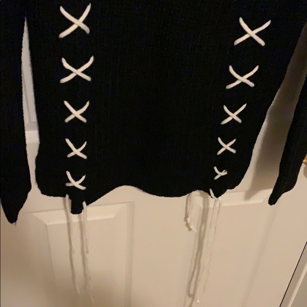 turtleneck sweater - Picture 2 of 4
